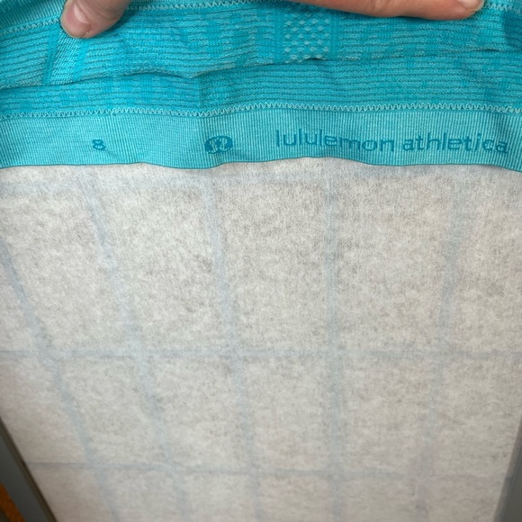 Lululemon swiftly tank top. Size 8 - Picture 3 of 3
